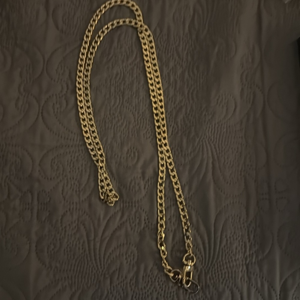 Gold Chain - Picture 2 of 5